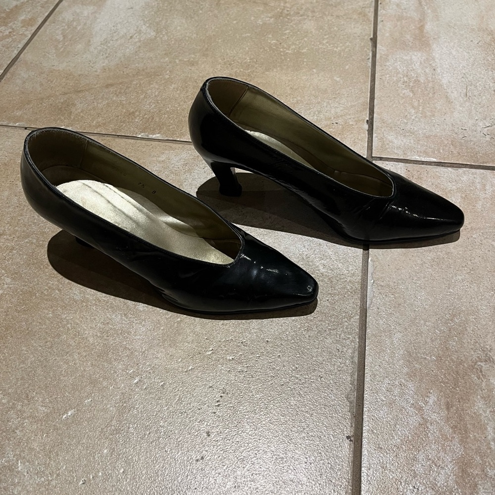 2/$20 - Villager Black Sleek Pointed Toe Heels